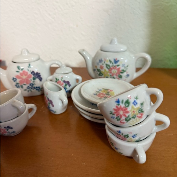 Floral Miniature Tea Set - Picture 2 of 11